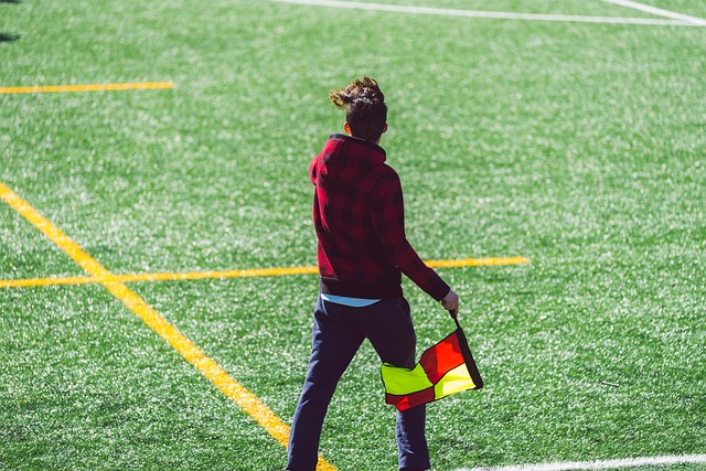 世体：巴萨希望在巴西转会窗关闭前出售罗克，正寻找法律途径.