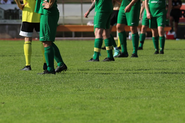 能从低谷坚持下来的利物浦球迷都不容易啊，转当曼联球迷是有多绝望22亮40回复.